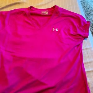 Under armour Heat Gear T shirt  size large pink